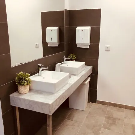 Sixtos No Caminho - No Bike Storage Hostel