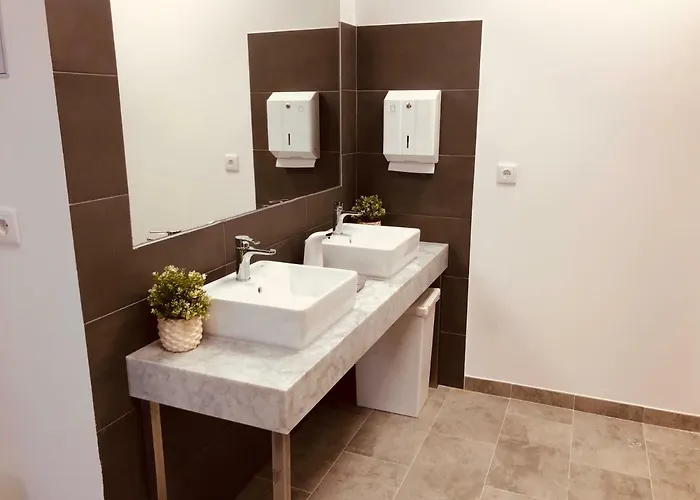 Sixtos No Caminho - No Bike Storage Hostel